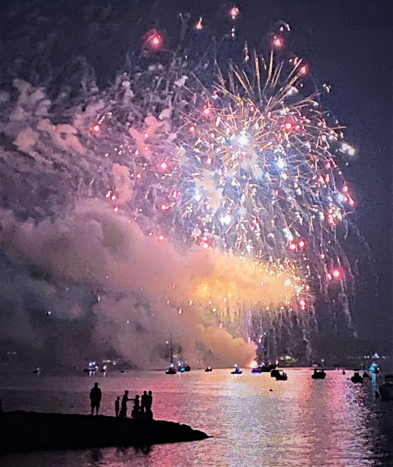 brightlingsea yacht club fireworks